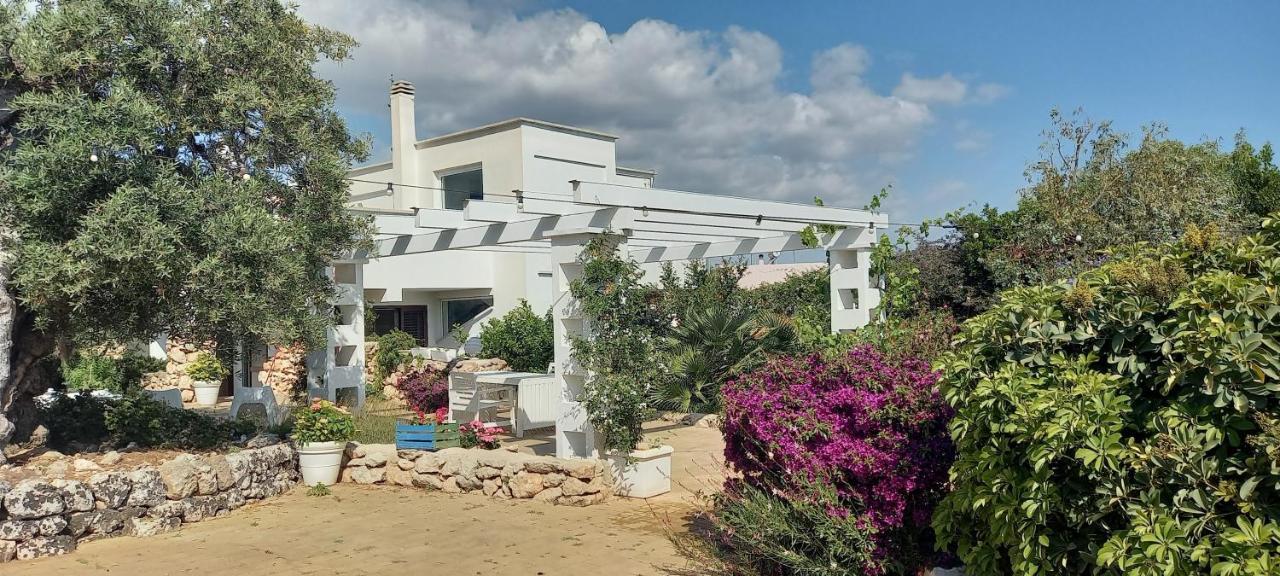 Prestigiosa Villa Con Piscina Condominiale Monopoli Bagian luar foto