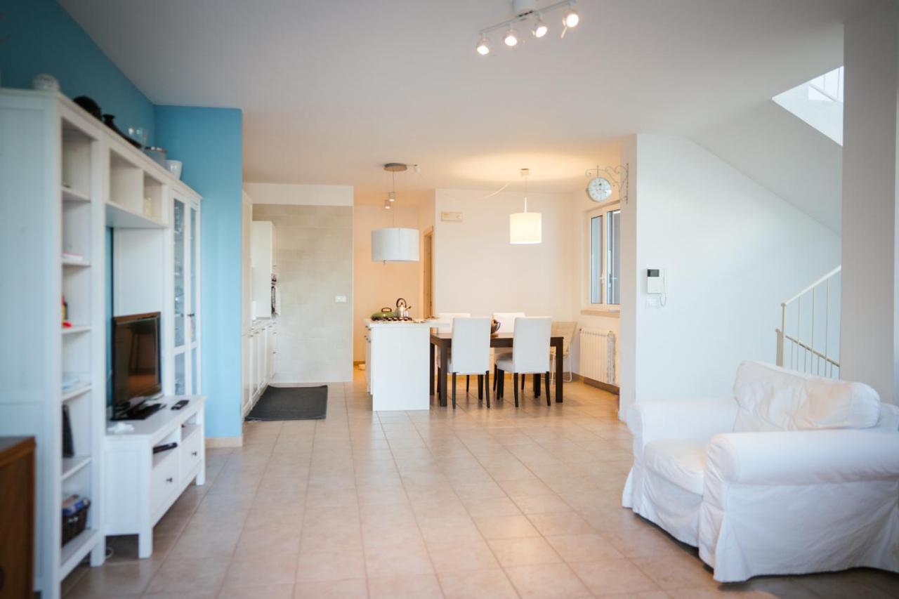 Prestigiosa Villa Con Piscina Condominiale Monopoli Bagian luar foto