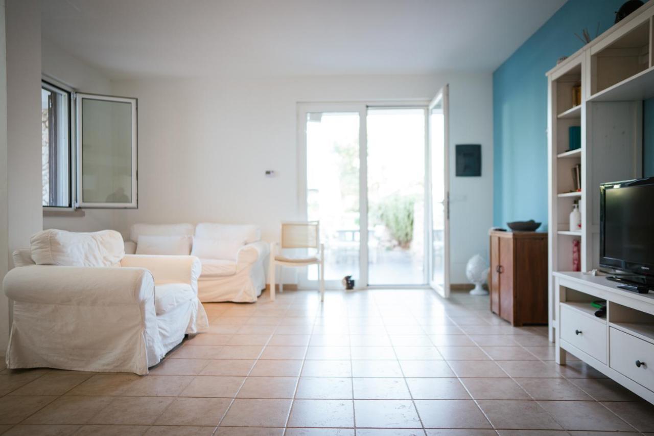 Prestigiosa Villa Con Piscina Condominiale Monopoli Bagian luar foto