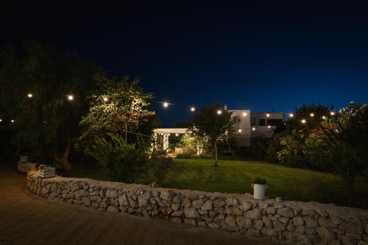 Prestigiosa Villa Con Piscina Condominiale Monopoli Bagian luar foto