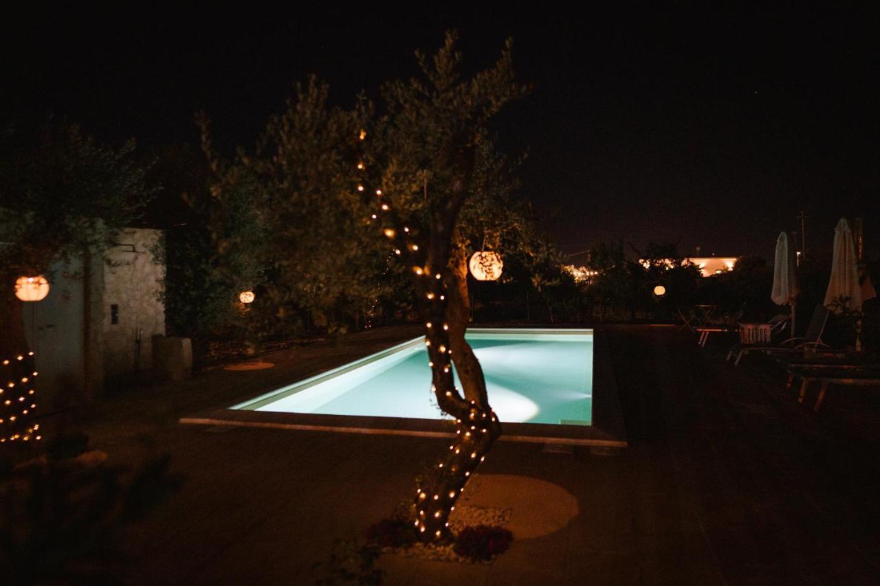 Prestigiosa Villa Con Piscina Condominiale Monopoli Bagian luar foto